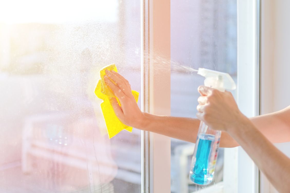 Recette maison : nettoyant sol & spray multi-usage naturel.