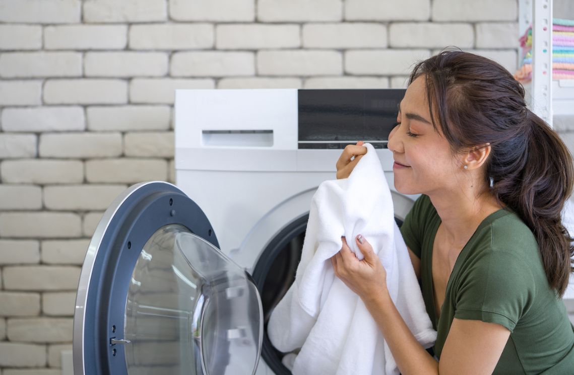 Linge & Vêtements Propres avec Mauvaises Odeurs : Nos Astuces Naturelles Pour Eviter Ça