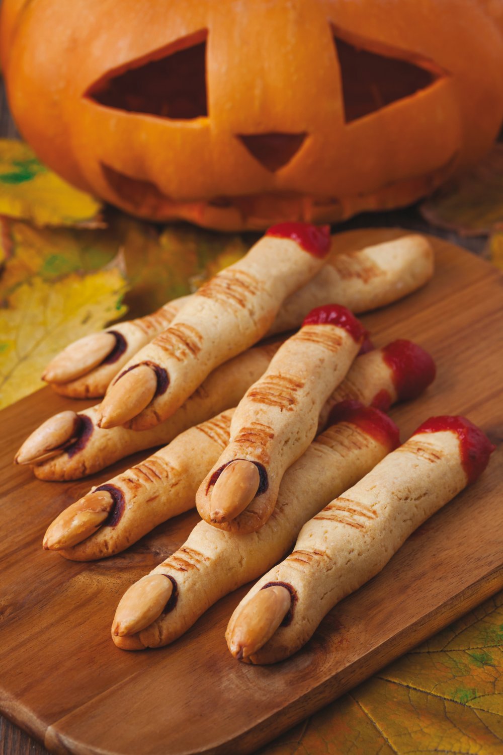 Cuisine en famille pour Halloween : Les affreux biscuits en doigts de sorcière
