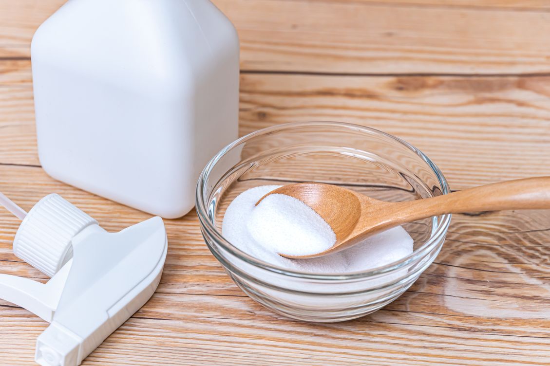 Quels Sont les Avantages du Bicarbonate de Soude en Ménage ? (+ Propriétés & Usages Courants)